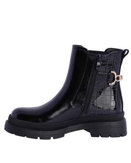 Botin AMICHI negro charol cocodrilo gomas lado