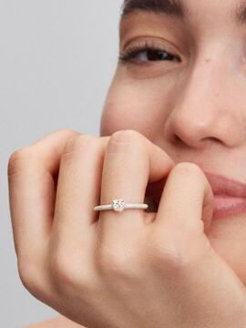 Anillo PANDORA corazon chakra blanco